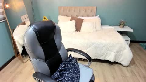 Cataleya online show from 10.24.25