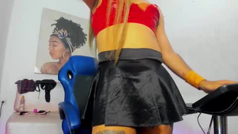 Snapshot of miss_channellx chatting on 10.20.25 miss_channellx online show from 10.20.25