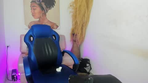 Snapshot of miss_channellx chatting on 10.25.25 miss_channellx online show from 10.25.25