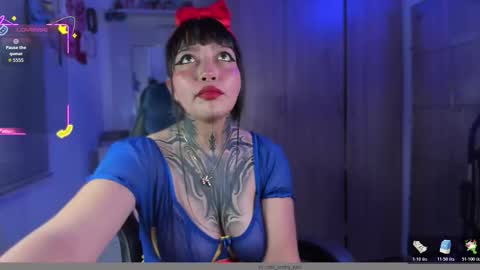 Snapshot of miss_cherry_kath chatting on 12.18.25 Kath online show from 12.18.25