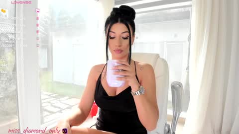 Snapshot of miss_diamond__ chatting on 03.11.25 miss_diamond__ online show from 03.11.25
