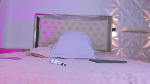 miss_emilystar online show from 06.11.26