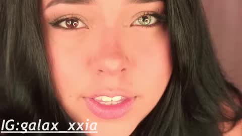 Snapshot of miss_galaxxia chatting on 10.29.25  Elisabeth  IG galax xxia       online show from 10.29.25