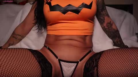 Snapshot of miss_jae chatting on 10.31.25 jae online show from 10.31.25