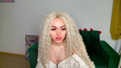 Snapshot of miss_kiten chatting on 02.12.25 miss_kiten online show from 02.12.25