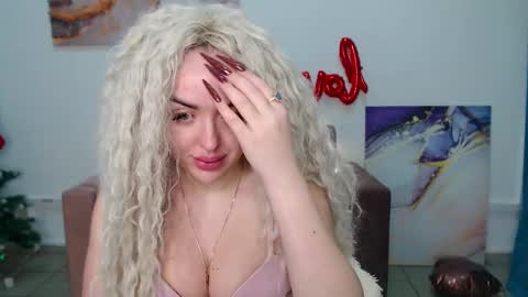 Snapshot of miss_kiten chatting on 02.23.25 miss_kiten online show from 02.23.25