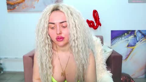 Snapshot of miss_kiten chatting on 02.28.25 miss_kiten online show from 02.28.25