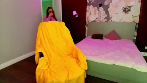 miss_kiten online show from 04.17.26