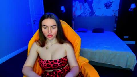 Snapshot of miss_kiten chatting on 06.19.26 miss_kiten online show from 06.19.26