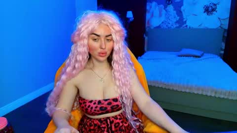Snapshot of miss_kiten chatting on 07.26.26 miss_kiten online show from 07.26.26
