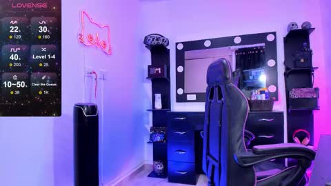 Miss Kittyn online show from 10.31.25