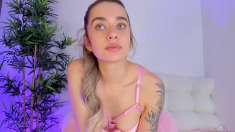 Alana online show from 10.24.25