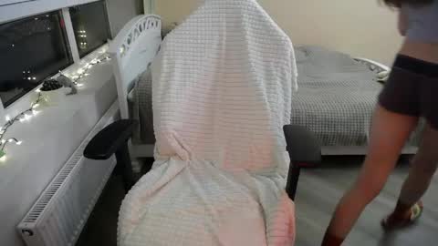 Miss Lina online show from 04.19.26