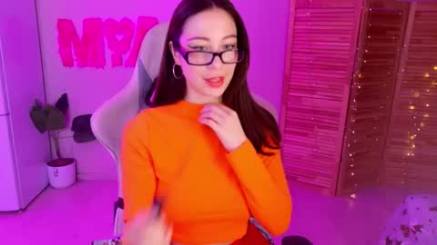 Snapshot of miss_mia_meow chatting on 10.05.25 Mamma Mia online show from 10.05.25
