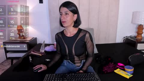 Snapshot of miss_milf_ chatting on 02.24.26 miss_milf_ online show from 02.24.26