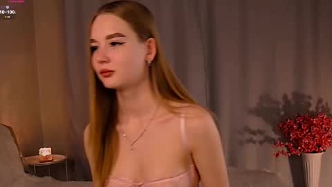 Snapshot of miss_nicoletta chatting on 10.30.25 Nicole online show from 10.30.25