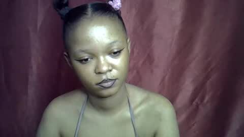 Snapshot of miss_rihanna2 chatting on 10.01.25 miss_rihanna2 online show from 10.01.25