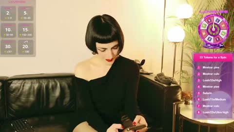 Snapshot of miss_satori_rose chatting on 12.11.24 Satori Rose online show from 12.11.24