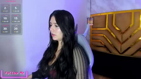  M E L A N I E  online show from 02.18.26