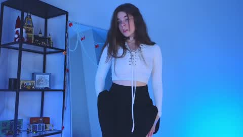 Snapshot of miss_spider chatting on 12.28.24 Spider girl Help me reach 10 likes online show from 12.28.24