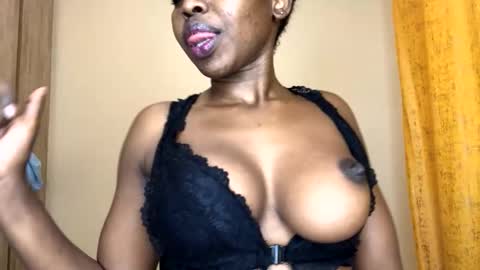 Snapshot of miss_squirts chatting on 06.10.26 BELLAH online show from 06.10.26