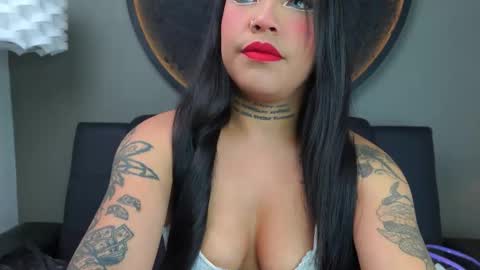 Snapshot of miss_vaiolette chatting on 09.24.25 Vaiolette online show from 09.24.25