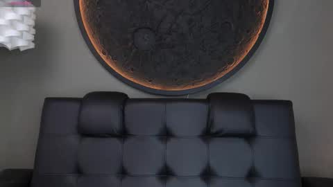 Vaiolette online show from 12.19.25