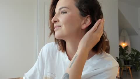 Alexandra Thorn online show from 03.01.26