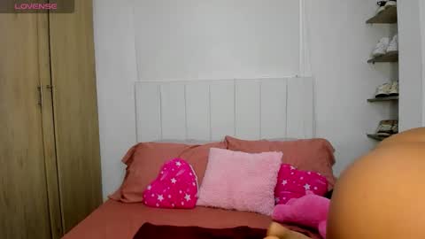 Snapshot of missangeldust chatting on 11.26.25 missangeldust online show from 11.26.25