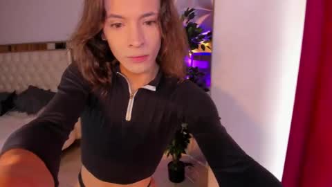 Mis Ari online show from 11.12.25