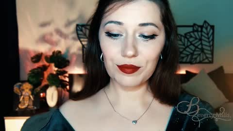 The divine Beverly online show from 02.08.25