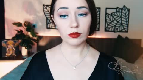 The divine Beverly online show from 02.21.25