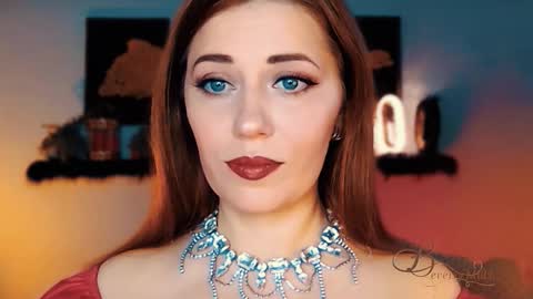 The divine Beverly online show from 11.27.25