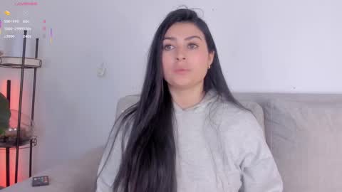 Bianca Torres online show from 09.25.25