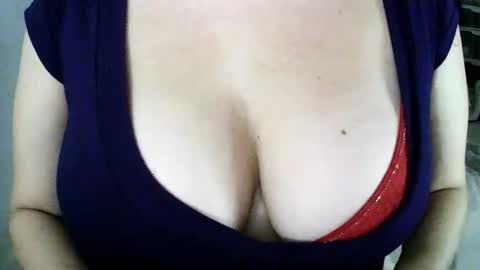 Snapshot of missbiny chatting on 06.04.26 Avamlash online show from 06.04.26
