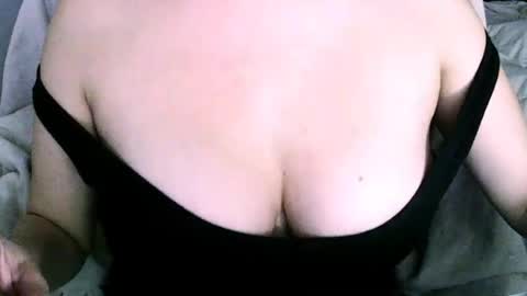 Snapshot of missbiny chatting on 06.11.26 Avamlash online show from 06.11.26