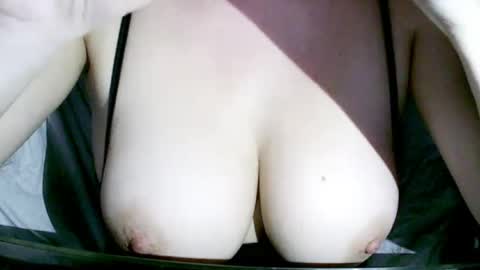 Snapshot of missbiny chatting on 07.17.26 Avamlash online show from 07.17.26