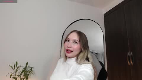 Snapshot of missblair12 chatting on 02.15.25 MissBlair online show from 02.15.25