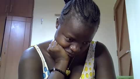 Snapshot of misscandy352_ chatting on 05.16.26 misscandy352_ online show from 05.16.26