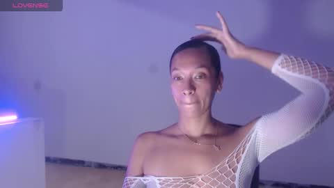 Snapshot of misscruzxz chatting on 11.03.25 Donna di Diamanti online show from 11.03.25