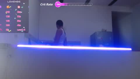 Snapshot of misscruzxz chatting on 11.19.25 Donna di Diamanti online show from 11.19.25