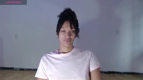 Snapshot of misscruzxz chatting on 11.29.25 Donna di Diamanti online show from 11.29.25