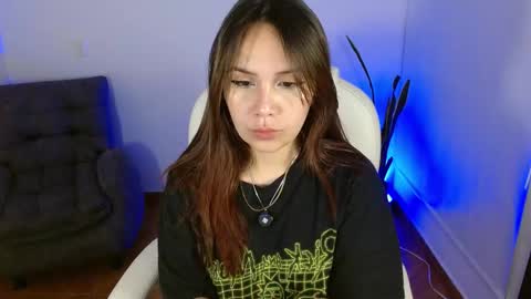 Snapshot of missdaphnee chatting on 10.19.25 Daphne  online show from 10.19.25