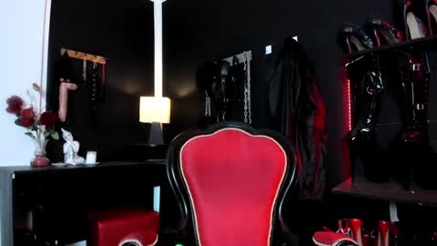 Missdarklady online show from 01.31.25