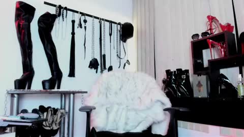 Snapshot of missdarklady chatting on 05.01.26 Missdarklady online show from 05.01.26