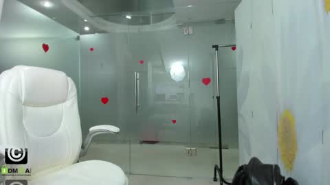 Miss Domina online show from 04.06.26