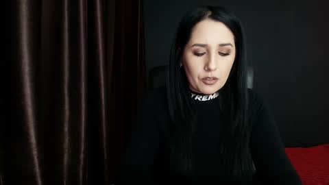 Snapshot of missdyaa chatting on 11.15.25 Miss online show from 11.15.25