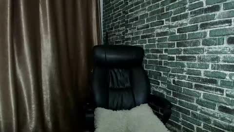 Snapshot of missdyaa chatting on 12.19.25 Miss online show from 12.19.25