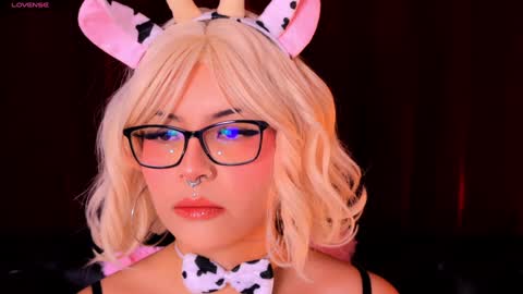 Snapshot of misselektra__ chatting on 12.15.24 ELEKTRA online show from 12.15.24