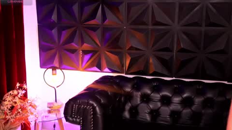 Snapshot of misselektra__ chatting on 12.17.24 ELEKTRA online show from 12.17.24